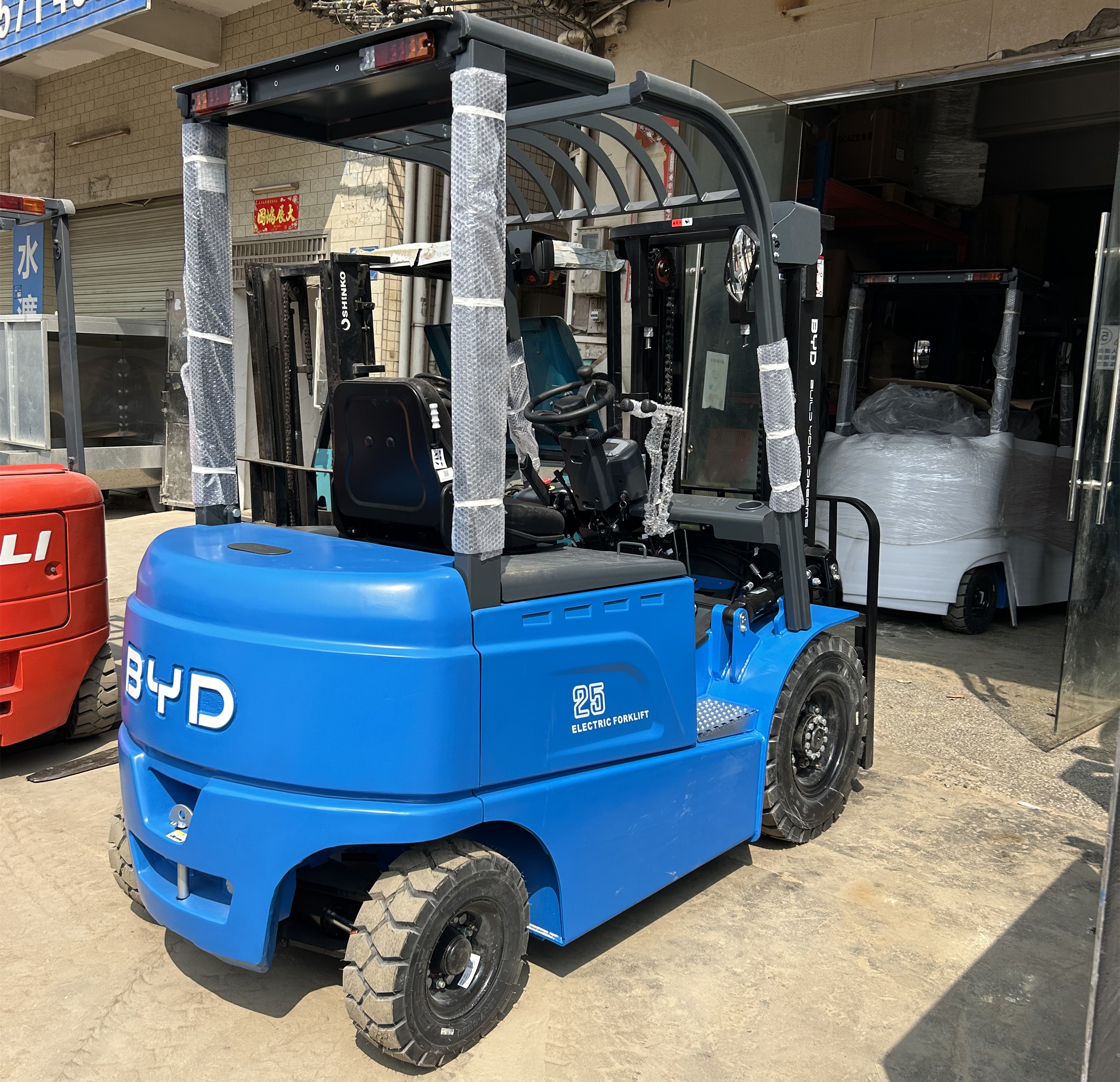 鋰電叉車 免維護電池叉車 深圳出租叉車公司 塘廈比亞迪叉車