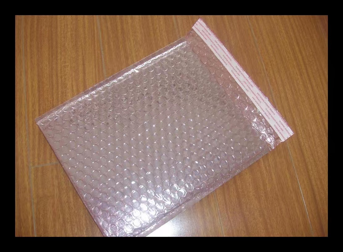 哈爾濱氣泡膜快遞袋廠家_生產(chǎn)商_報價_大量批發(fā)【哈爾濱裕隆包裝材料有限公司】