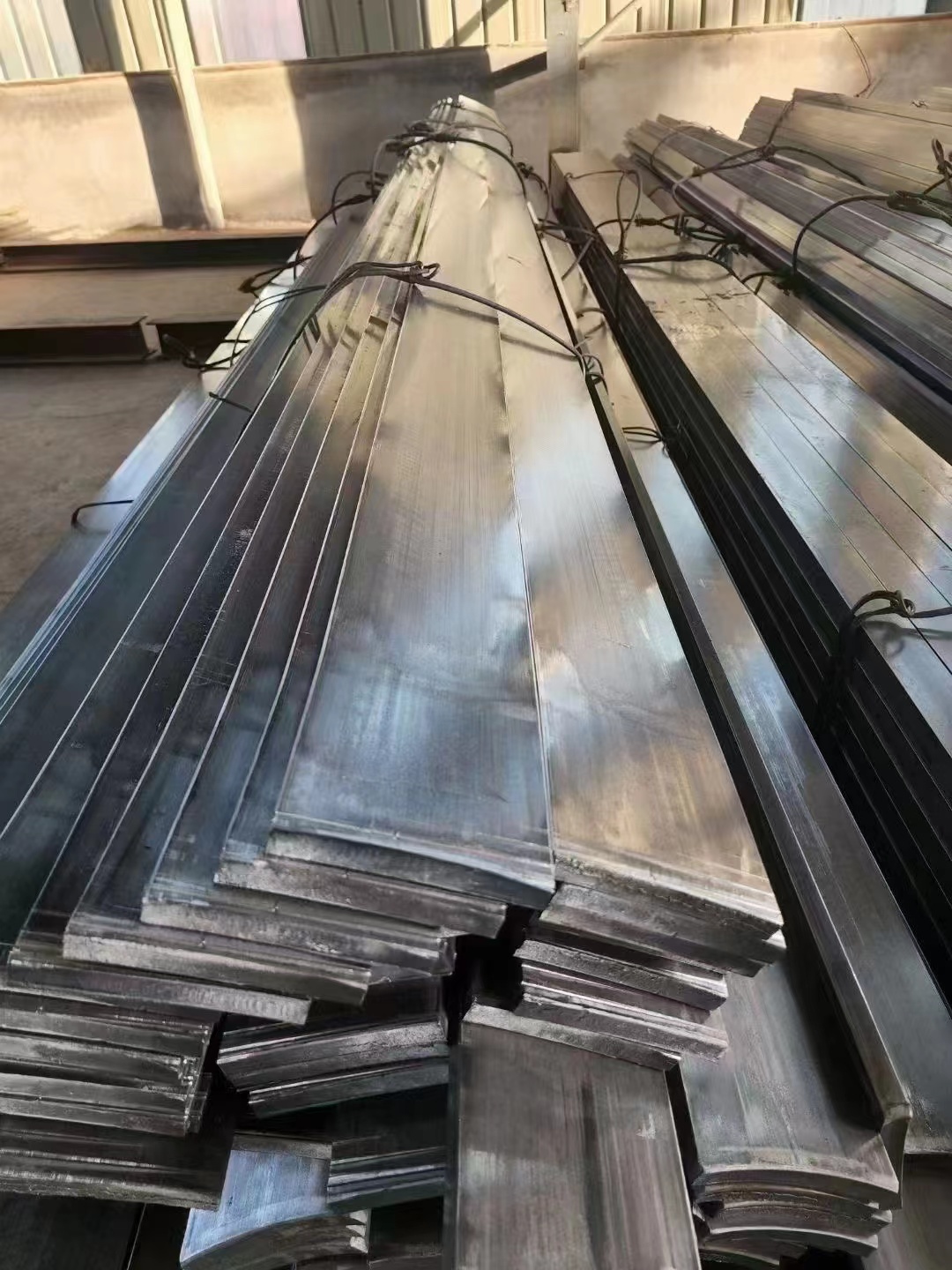q235 20# 42CrMo冷拔圓鋼 軸承鋼用鋼棒 q345冷拉鋼 扁鋼 扁鋼價格 扁鋼廠家