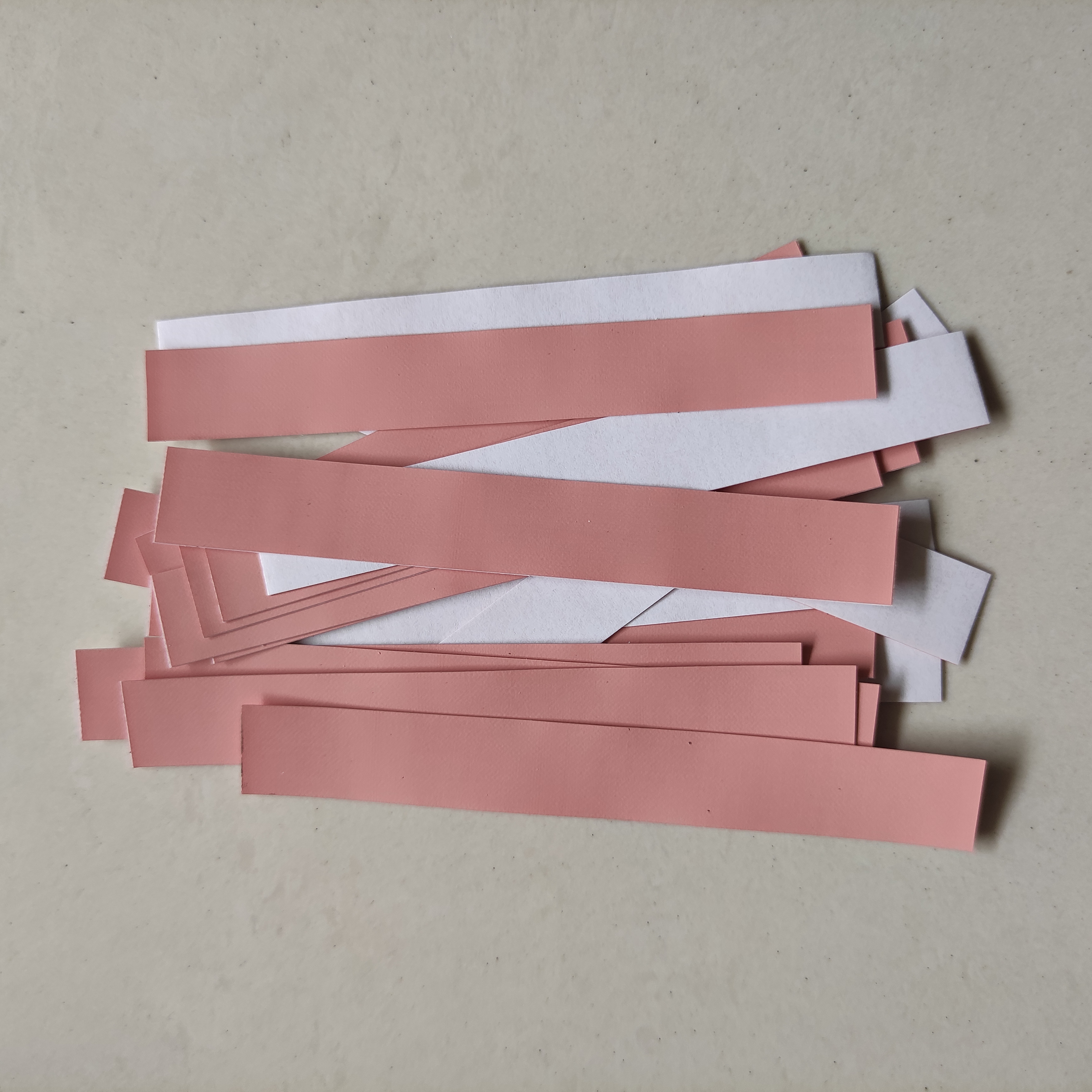 矽膠片  廠家供應(yīng)導(dǎo)熱矽膠片 散熱硅膠導(dǎo)熱墊 開(kāi)關(guān)電源矽膠布電池絕緣片