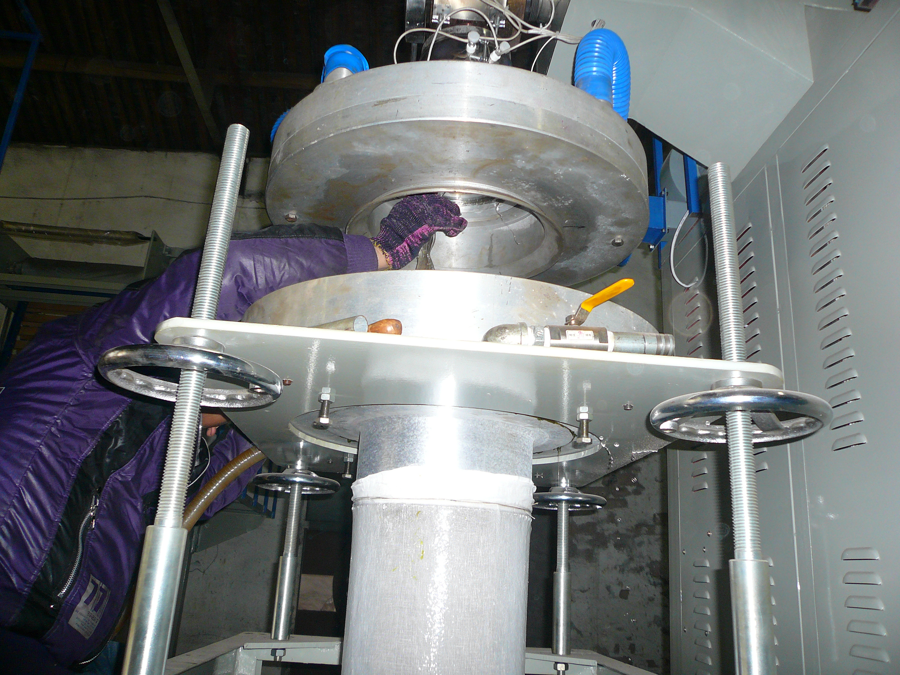 多功能旋轉(zhuǎn)機頭聚丙烯吹膜機 自動水冷式PP吹膜機