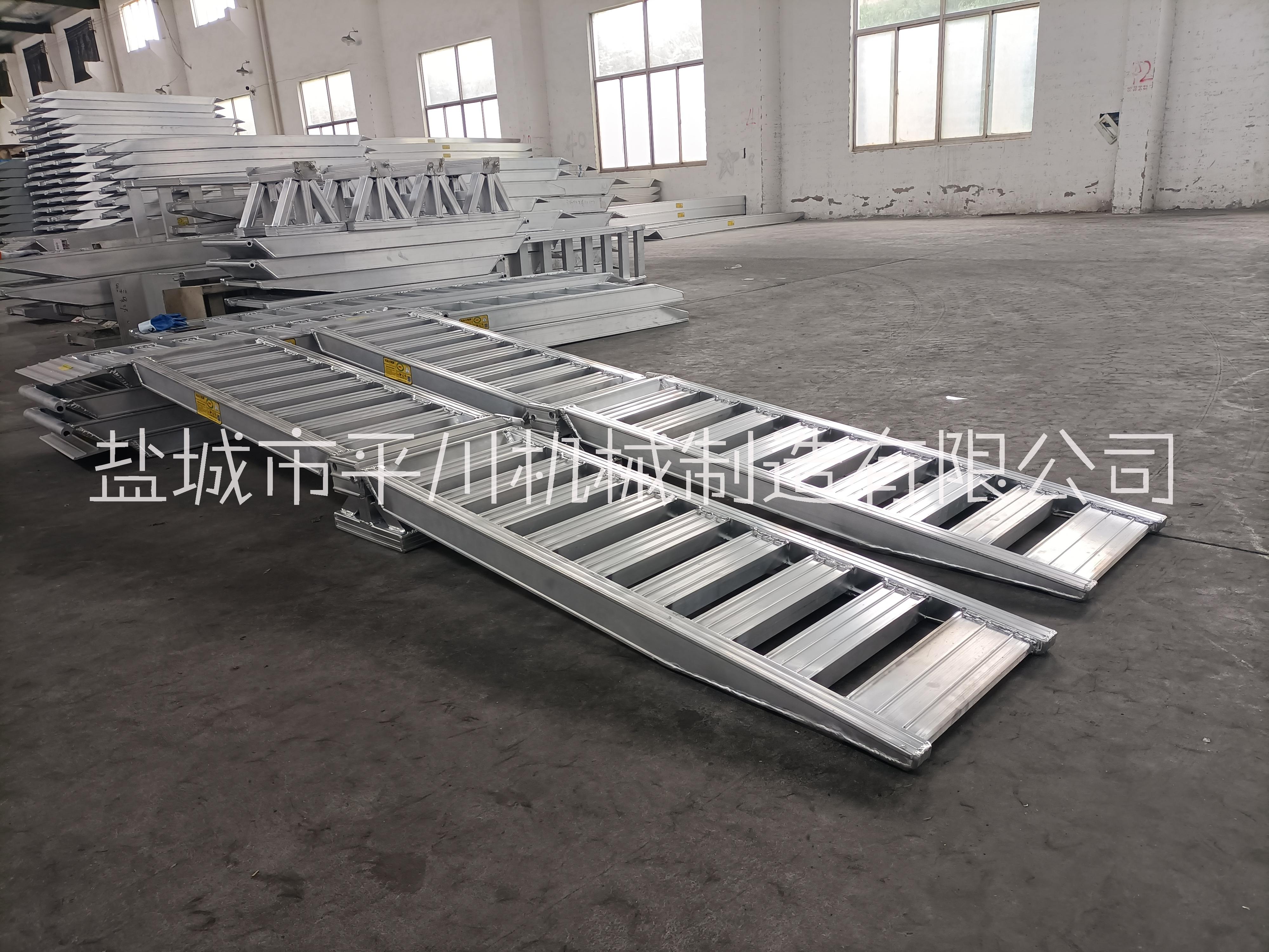 5-10噸 2023款柳工臨工輪式小型裝載機鋁合金爬梯爬車鋁梯  柳工臨工輪式小型裝載機鋁合金爬梯鋁梯