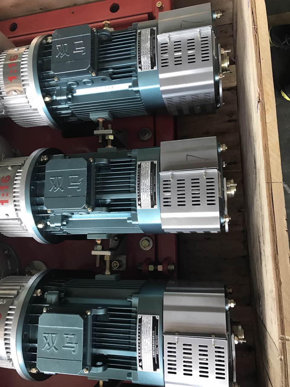 恒義施工升降機(jī)配件  施工電梯吊籠 附墻桿