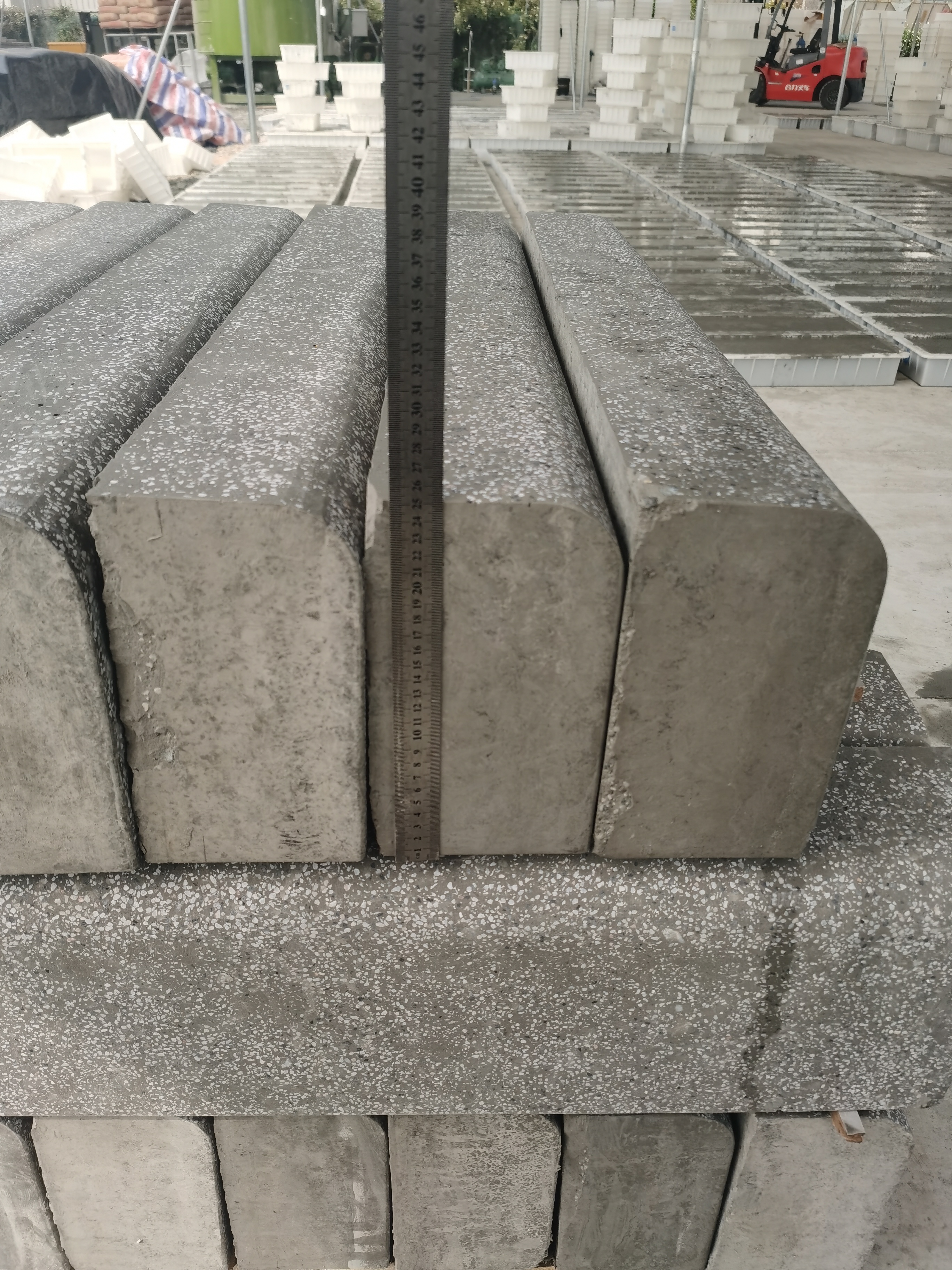 廣州仿石蓋板廠家_批發(fā)_報價【廣州市南沙區(qū)吉鑫建筑材料加工廠】