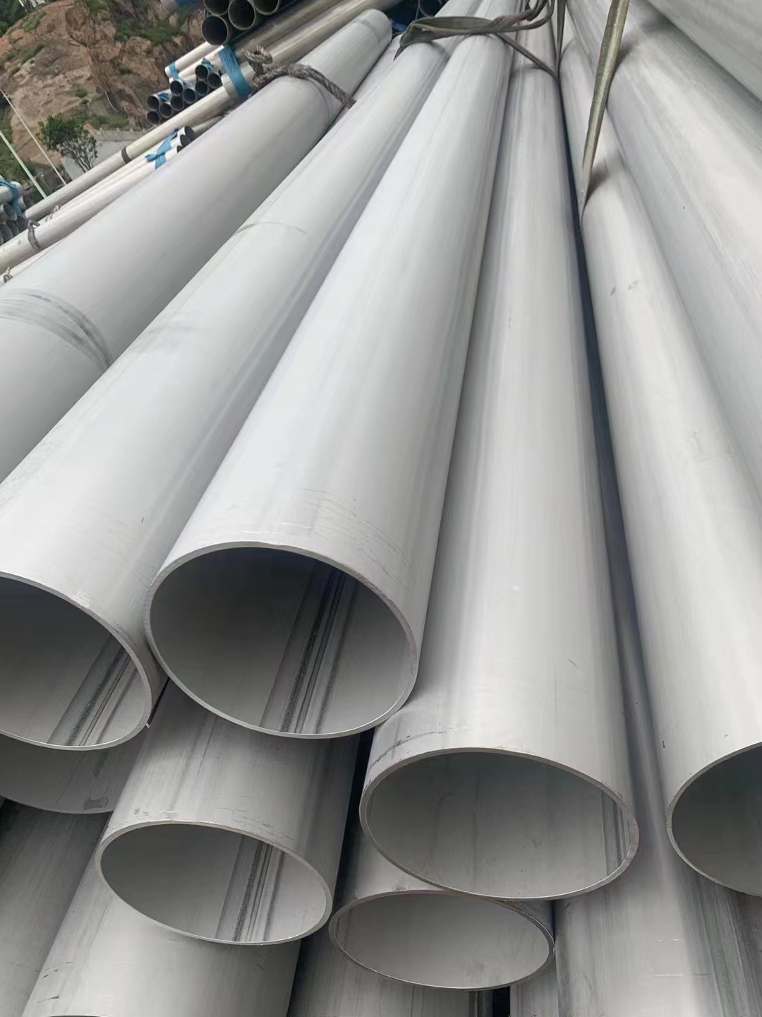 304/316不銹鋼石化運(yùn)輸管道不銹鋼化工管道大口徑管道定制