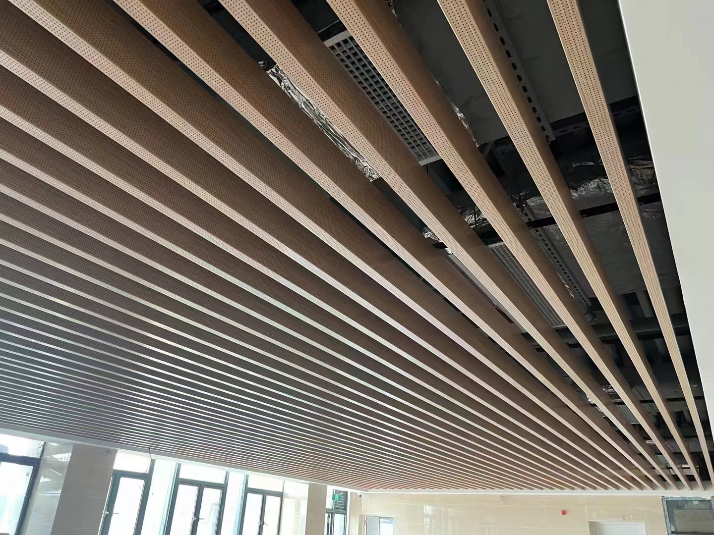 供應(yīng)木紋方通U形方管不銹鋼拉絲管