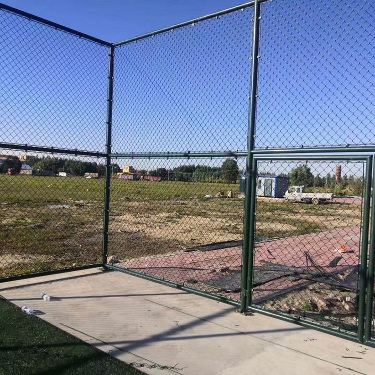 勾花網(wǎng)養(yǎng)殖圈地養(yǎng)雞圍欄隔離欄果園農(nóng)場圍網(wǎng)養(yǎng)牛羊菱形防護鐵絲網(wǎng)