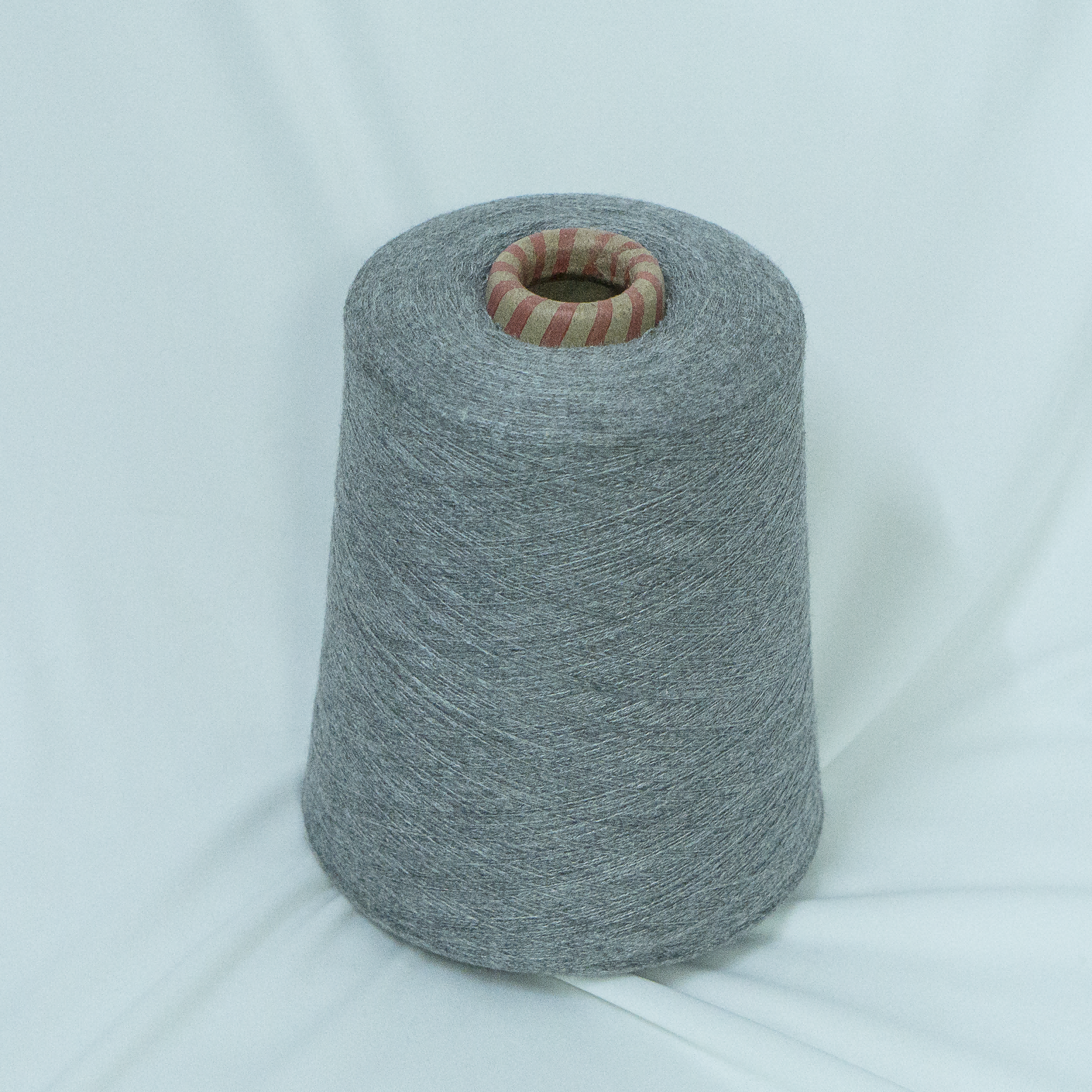 石墨烯尼龍包芯紗 2/32NM 22石墨烯50R28PBT