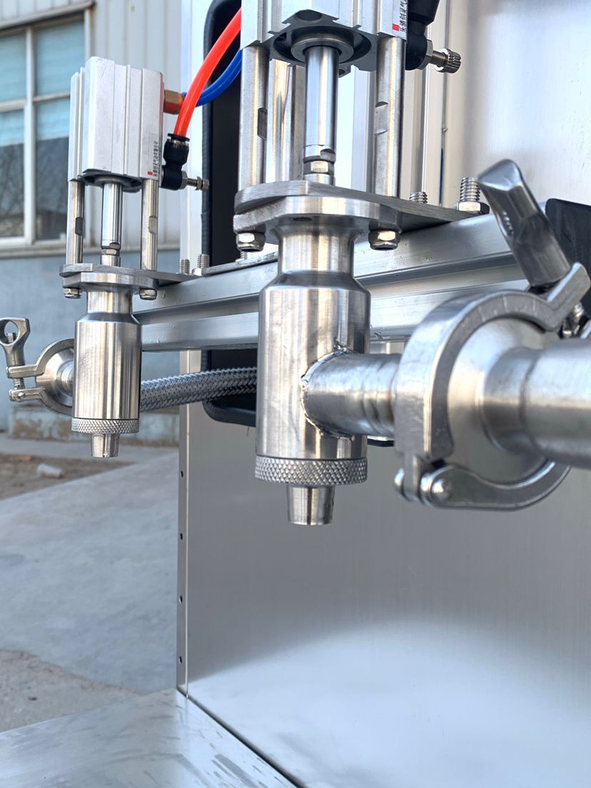 北京半自動流量計灌裝機(jī)現(xiàn)貨供應(yīng) 福順灌裝機(jī) 拆裝方便