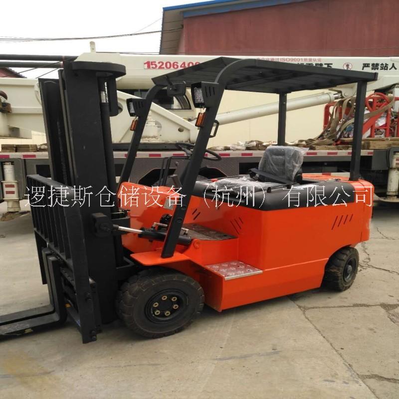 非標(biāo)定制四支點(diǎn) 3噸5噸四輪座駕式電瓶叉車平衡重式電動(dòng)叉車
