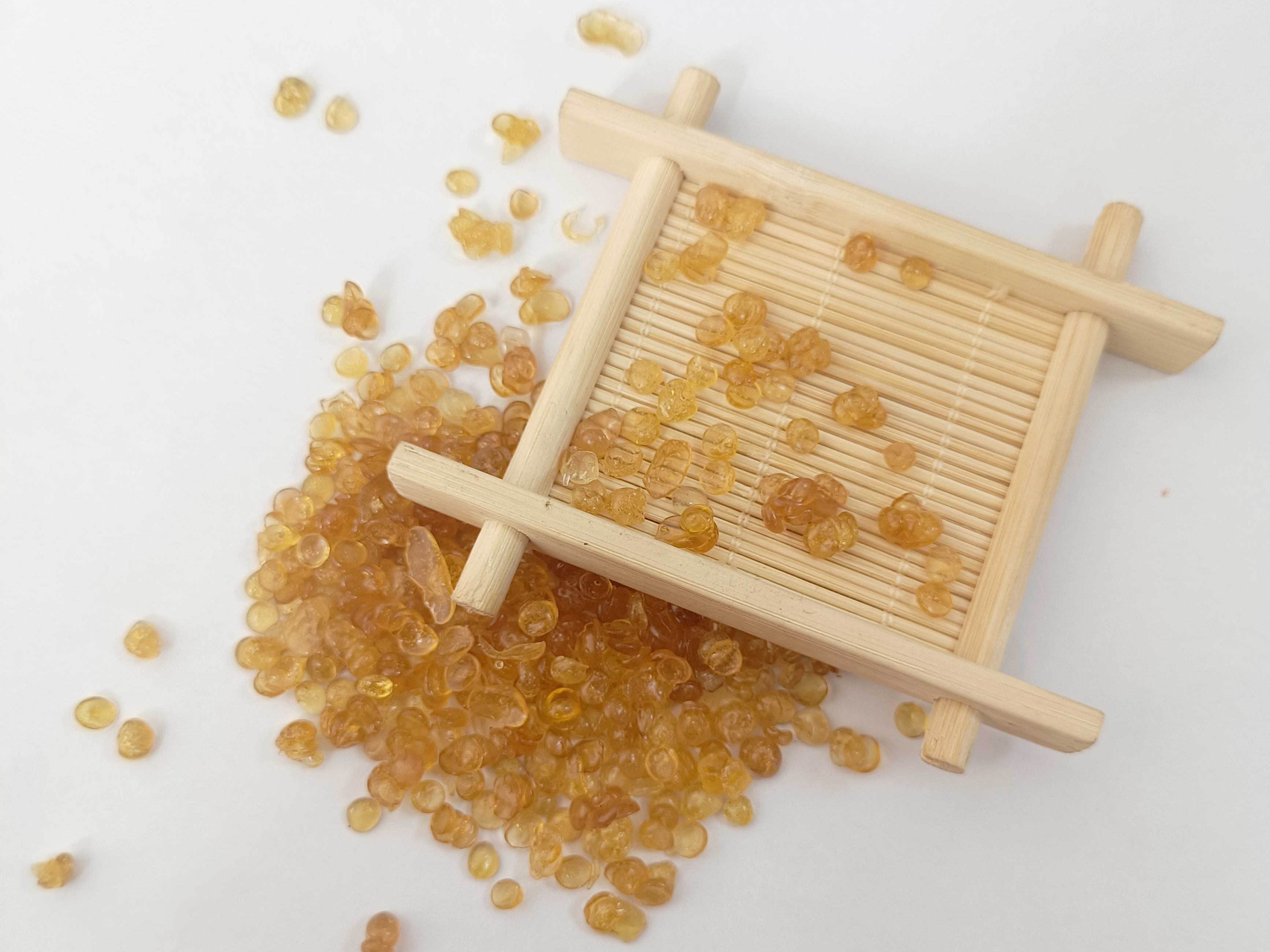 工業(yè)骨膠 粘合劑 牛皮膠 牛皮熬制小顆粒膠，直徑在3毫米左右，顏色多樣