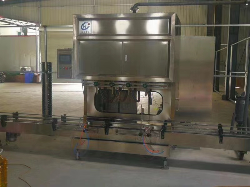 宏健灌裝設(shè)備4頭半自動(dòng)流水灌裝機(jī) 白酒灌裝設(shè)備 醬油醋灌裝機(jī)