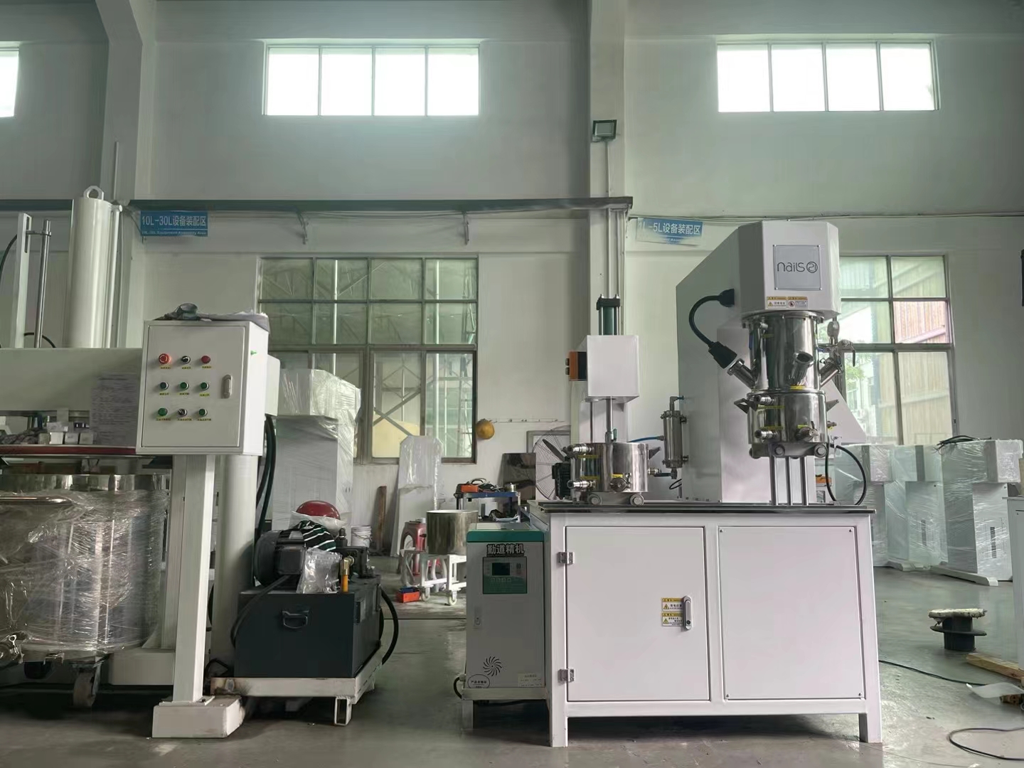 供應(yīng)行星真空攪拌機 50L液體粉體混合機 化工膠水動力混合機