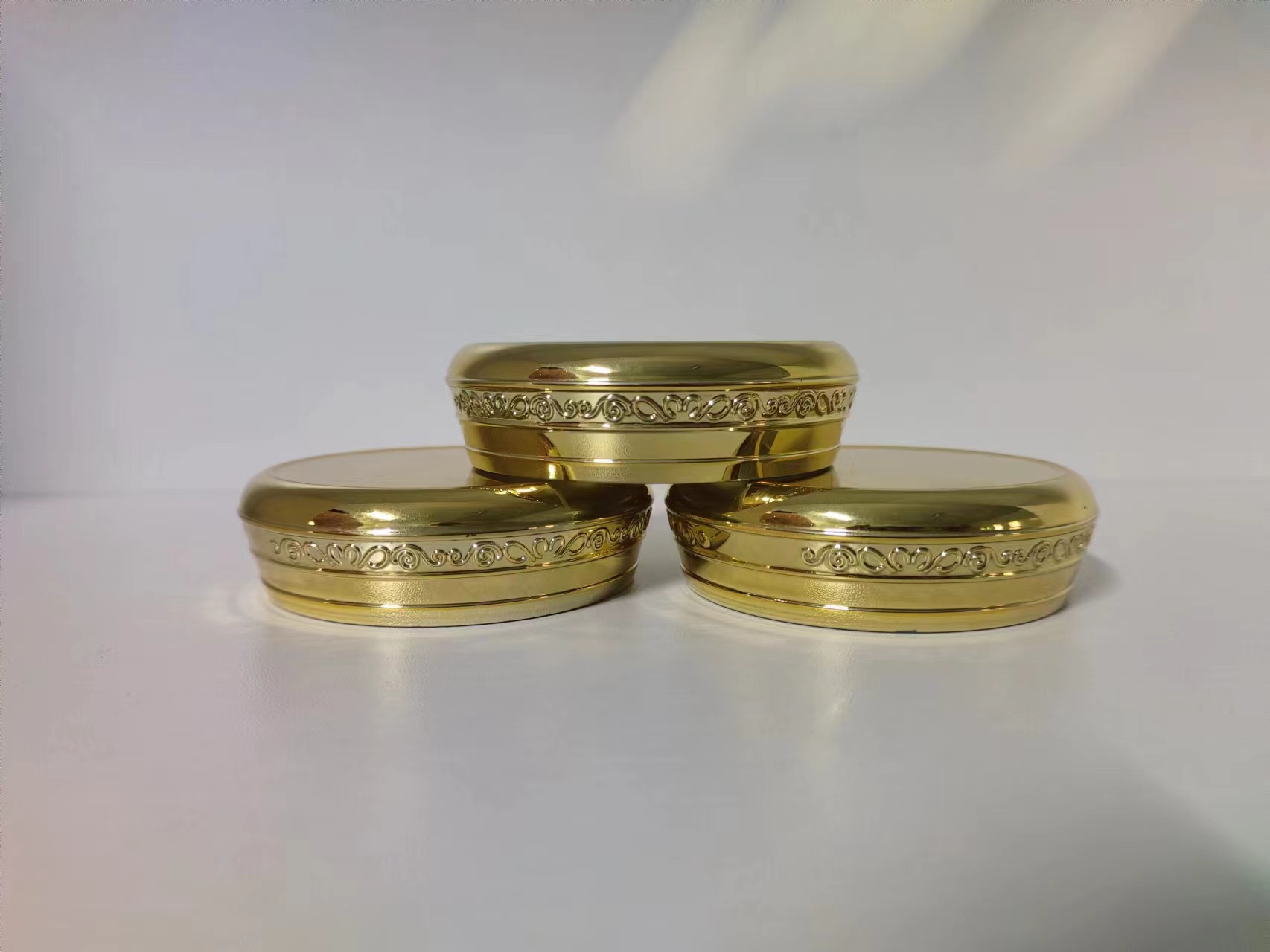 塑膠件真空電鍍加工廠-價(jià)格-哪家好【南通佩萊塑業(yè)有限公司】