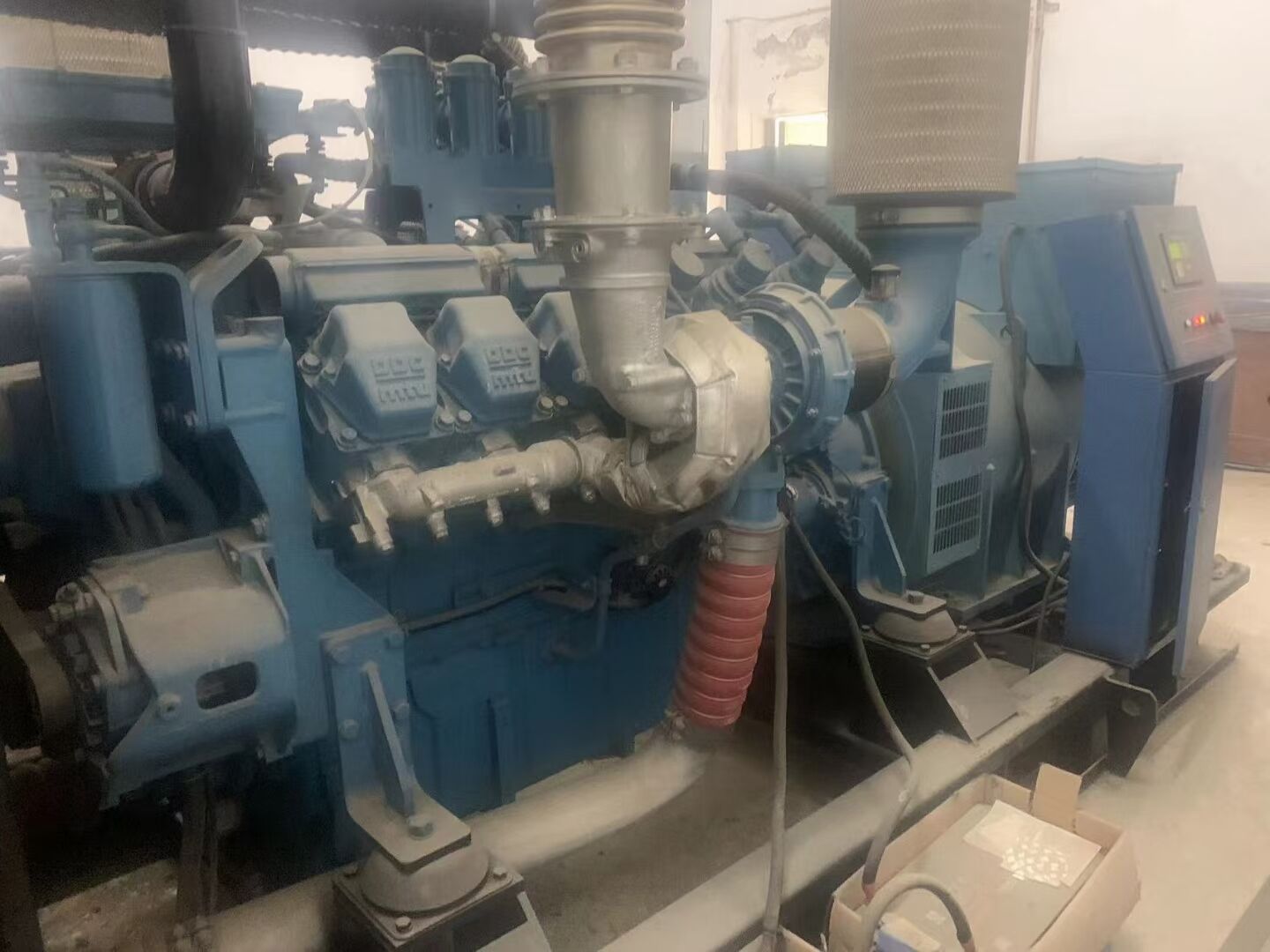出售奔馳600千瓦發(fā)電機(jī)組，使用4個小時 二手發(fā)電機(jī)組 奔馳發(fā)電機(jī)組