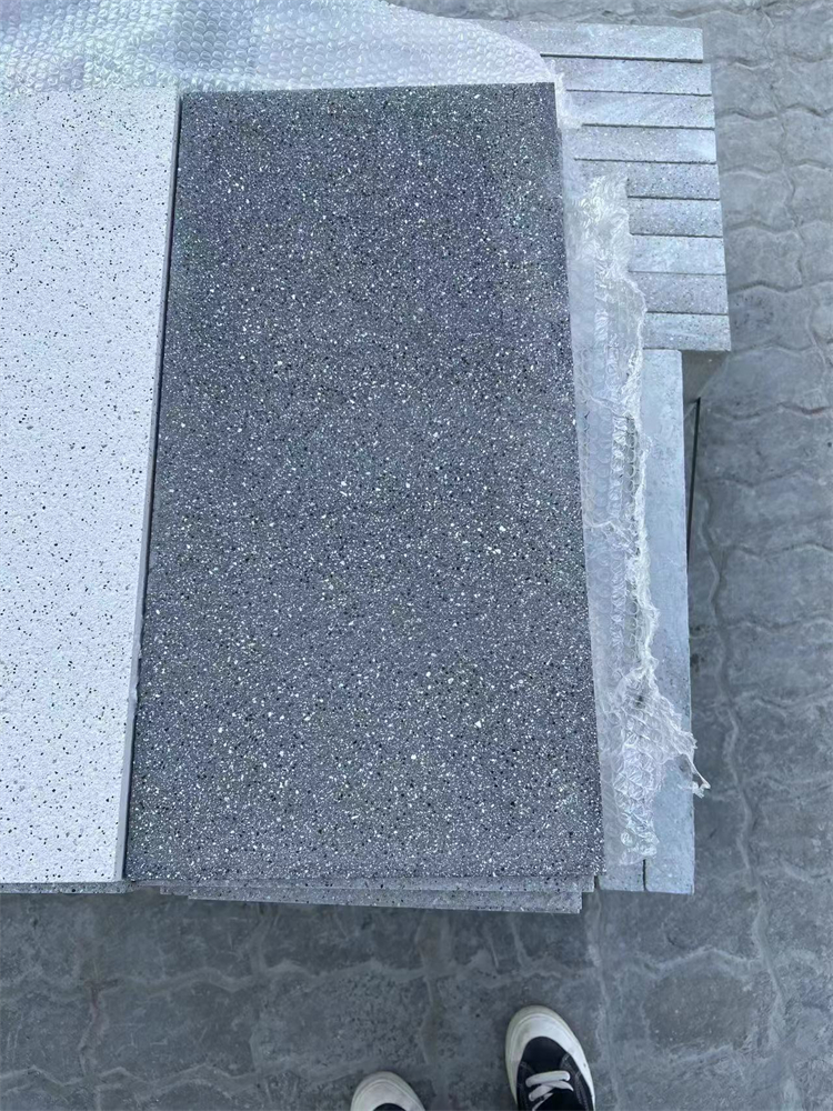 浙江仿芝麻白荔枝面地鋪石廠家價(jià)格,量大實(shí)惠