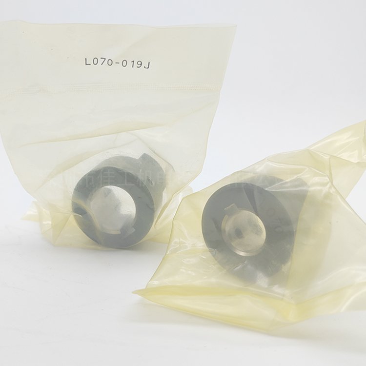 日本椿本TSUBAKI 夾爪式撓性聯(lián)軸器 L070-M-15EX19JN