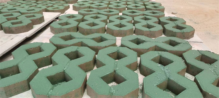 【近期行情】社區(qū)園林景觀植草磚廠家報(bào)價(jià),耐腐蝕耐磨性強(qiáng)
