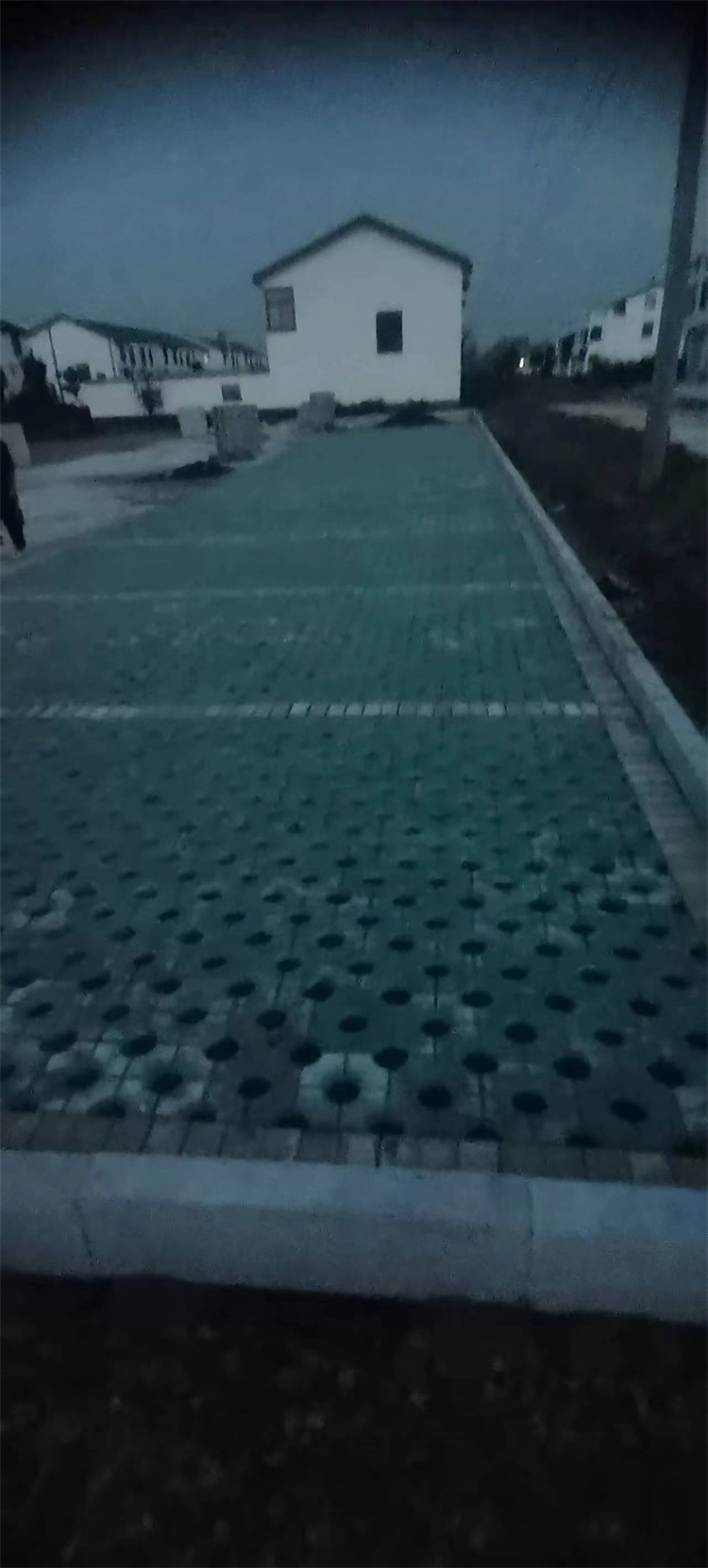 【近期行情】公園嵌草磚廠家,量大實惠