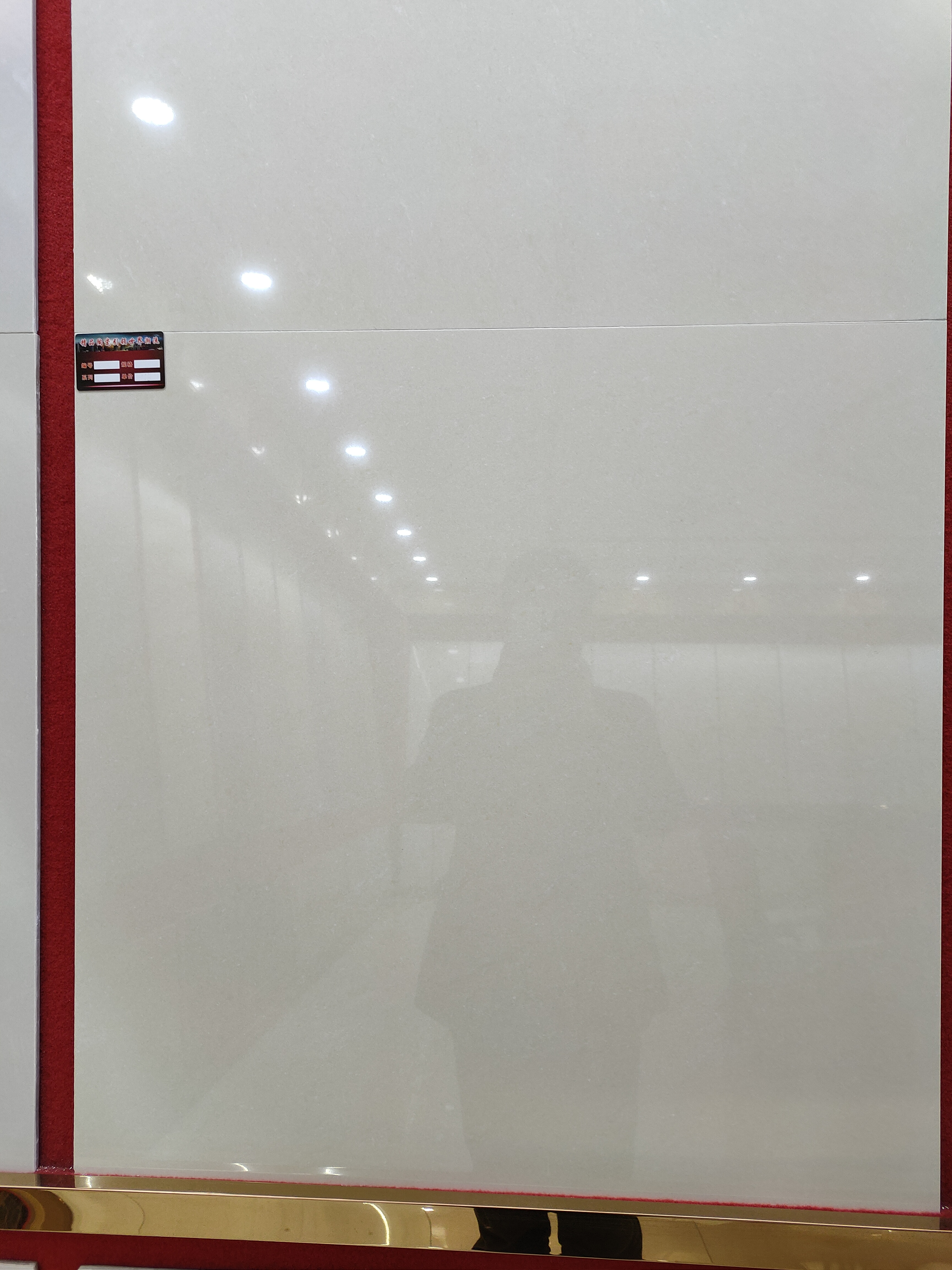 蕪湖歐式現(xiàn)代釉面拋光磚工廠 防柔光浴室墻磚批發(fā) 現(xiàn)貨耐磨瓷灰色地磚現(xiàn)貨