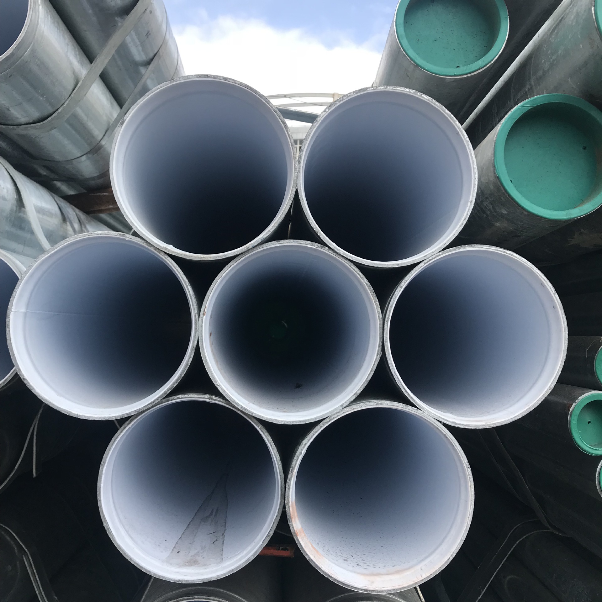 保定 大量批發(fā)襯塑鍍鋅鋼管廠商_防腐襯塑管生產(chǎn)廠商