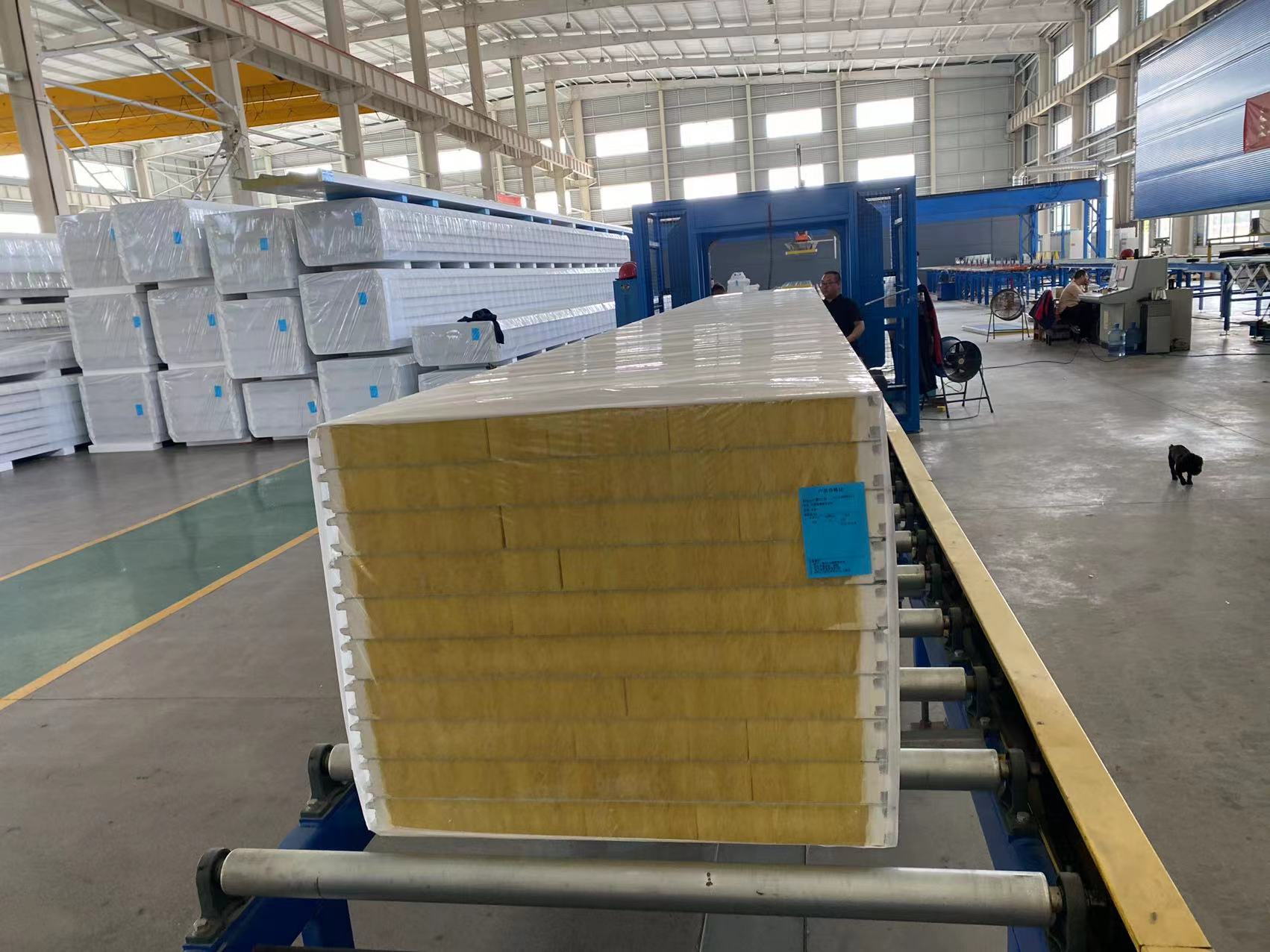 玻璃棉彩鋼夾芯板 玻璃棉板墻體隔音隔熱板