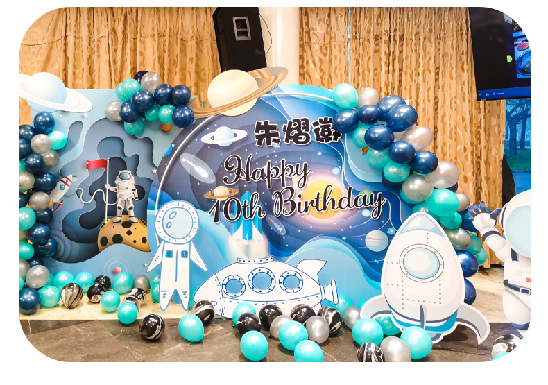 寶寶百日宴氣球背景墻舞臺燈光音響搭建裝飾花藝點綴