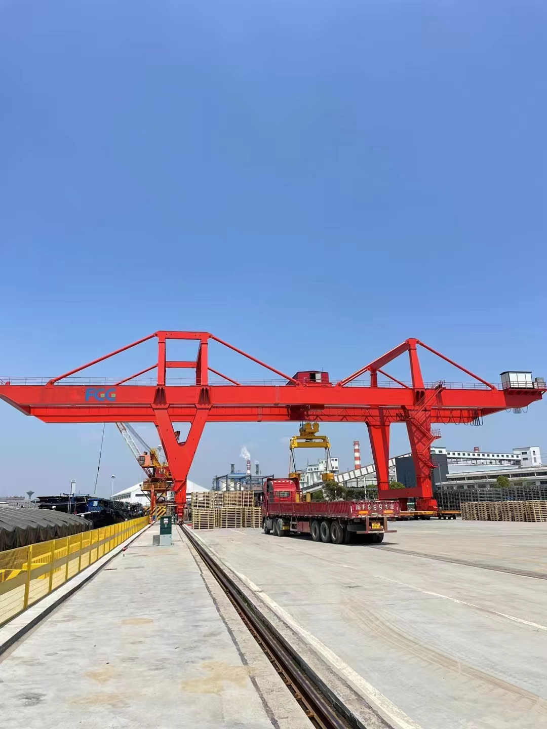 雙梁門(mén)式起重機(jī)供應(yīng)商  雙梁門(mén)式起重機(jī)批發(fā)價(jià)格  雙梁門(mén)式起重機(jī)報(bào)價(jià)