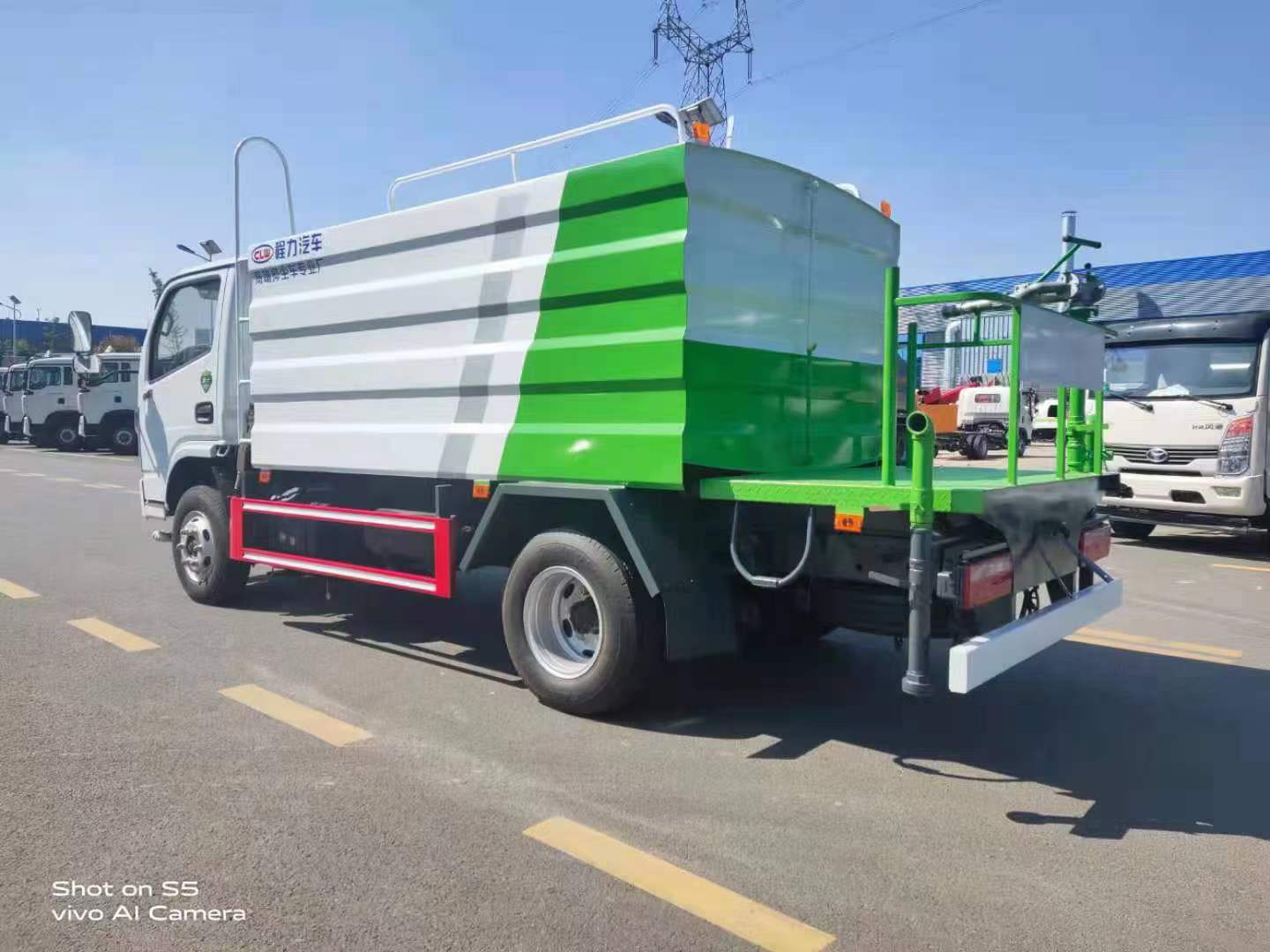 7方東風(fēng)藍(lán)牌灑水車-消防灑水車廠家-消防灑水車價(jià)格-程力專汽(推薦商家)  7方東風(fēng)藍(lán)牌消防灑水車報(bào)價(jià)