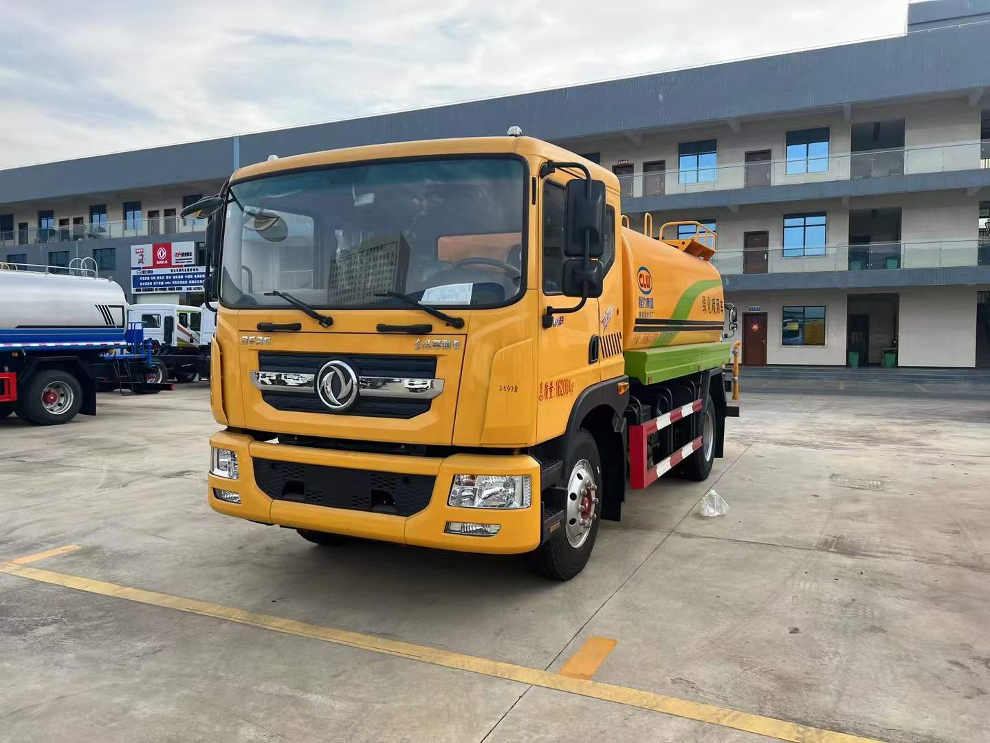 東風D9綠化噴灑車-東風D9灑水車-綠化噴灑車報價--綠化噴灑車 -灑水車-程力專汽(在線咨詢)