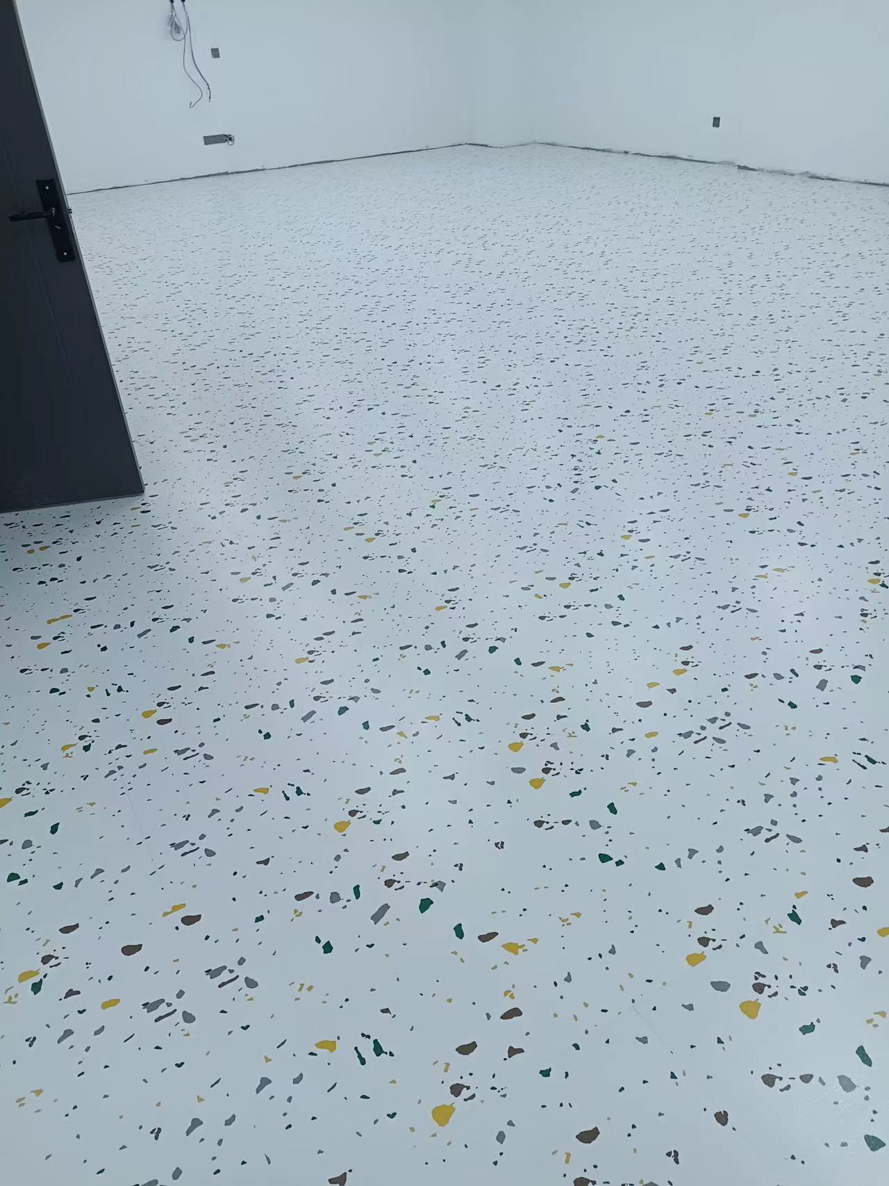 山東水磨石塑膠地板廠家，批發(fā)，報(bào)價(jià)【青島藝欣園裝飾材料有限公司】