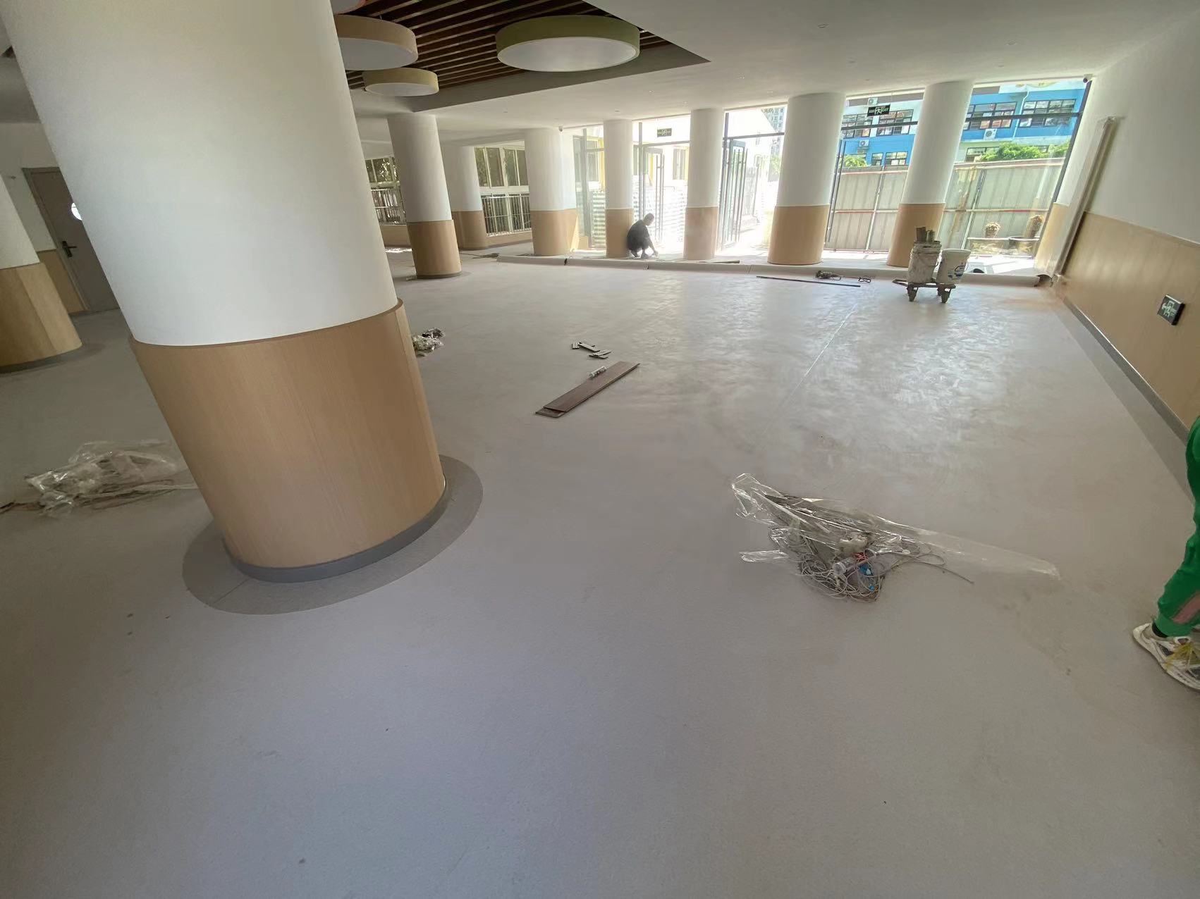 山東地膠廠家，批發(fā)，報價【青島藝欣園裝飾材料有限公司】