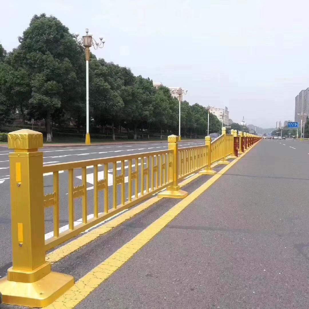 東莞常用人車分流護(hù)欄 中央分離帶護(hù)欄非機(jī)隔離圍欄來圖定做 護(hù)欄 市政護(hù)欄 道路護(hù)欄