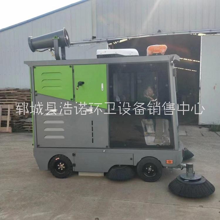 駕駛式電動(dòng)四輪掃路車(chē) 道路養(yǎng)護(hù)清掃車(chē) 小型工廠車(chē)間干濕兩用掃地機(jī)