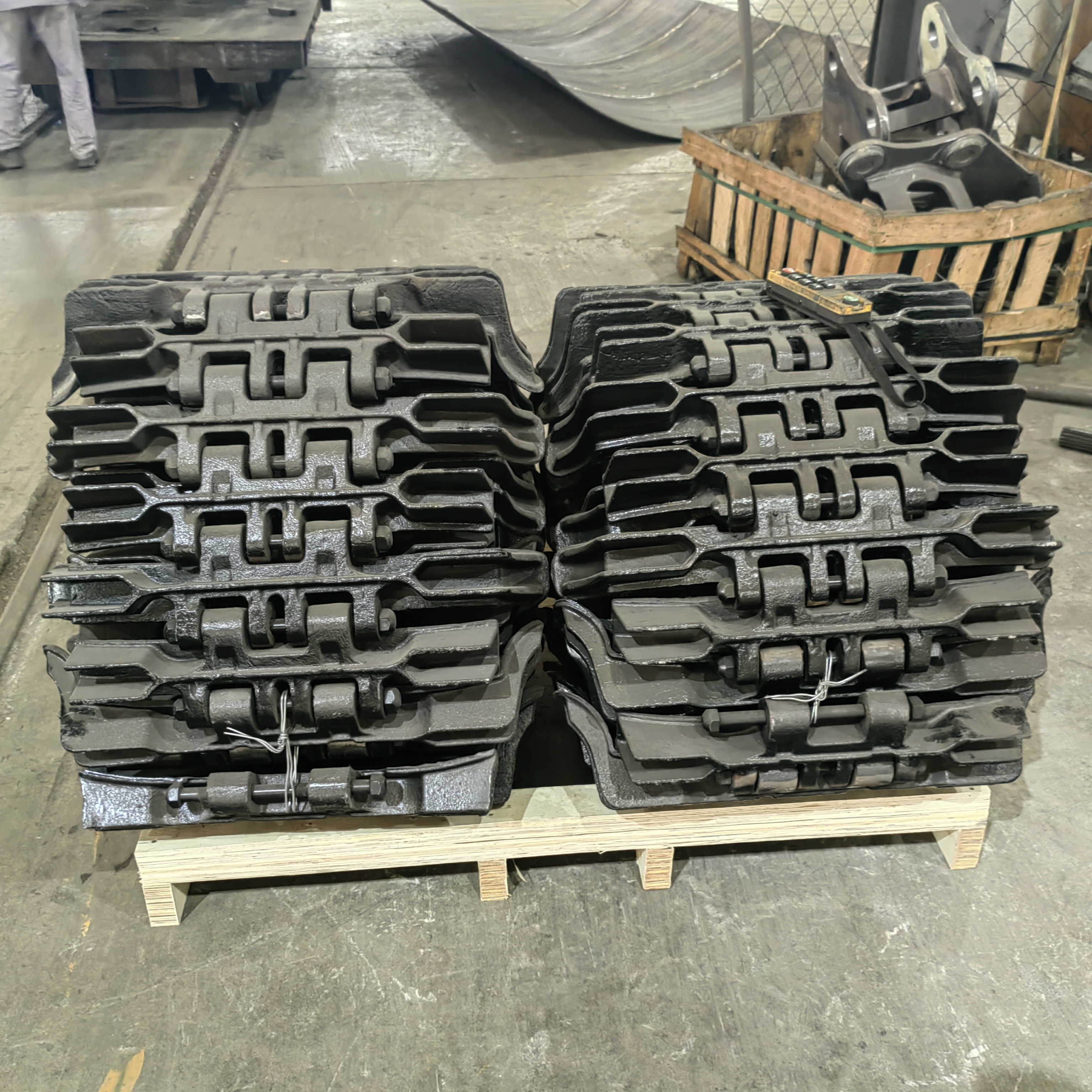 天諾工程機械耐磨輪胎防滑鏈 鍛打履帶 經(jīng)久耐用