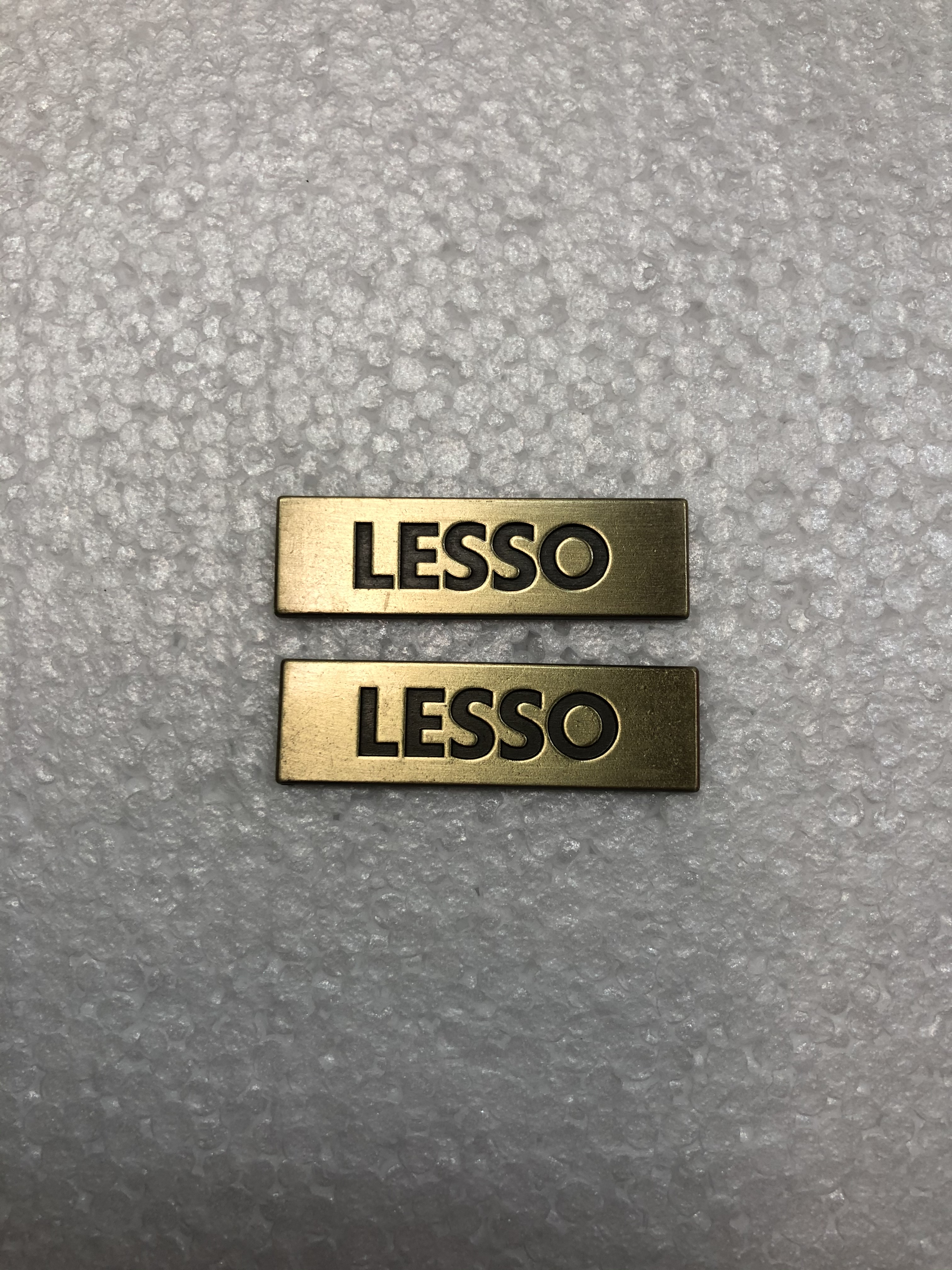 定制沖壓銅牌 紅酒包裝盒銘牌 古銅電鍍標牌 砂金色銅logo