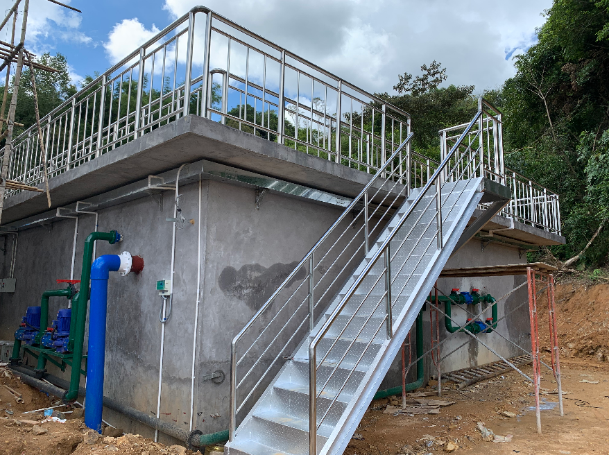 水處理設(shè)備廠家-廠家批發(fā)-廠家供應【深圳市鴻騰環(huán)?？萍加邢薰尽?  title=