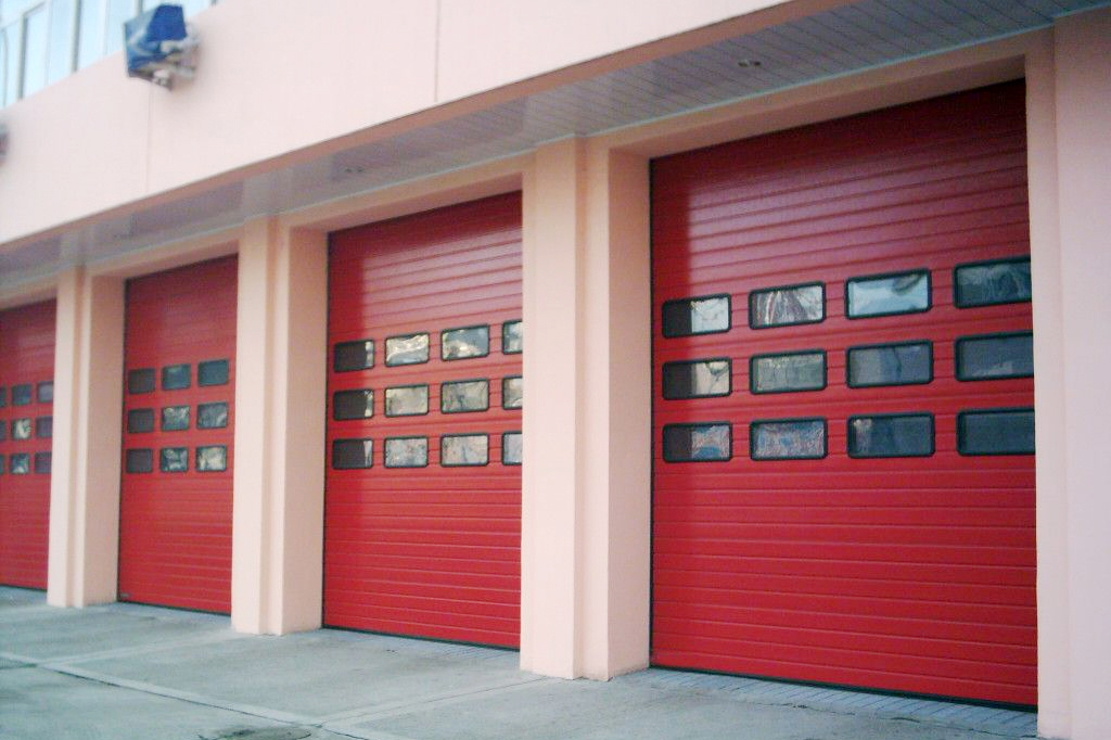 保溫型可視工業(yè)提升門(mén)