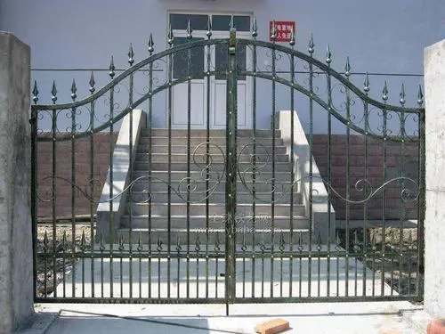 鐵藝大門廠家供應-批發(fā)價格-多少錢【濰坊春航金屬制品有限公司】